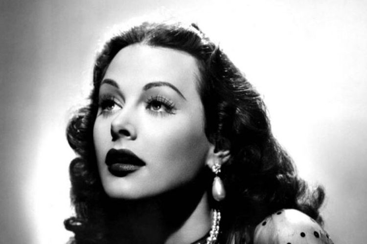 Hedy Lamarr: Aktris dan Penemu Teknologi Komunikasi Nirkabel