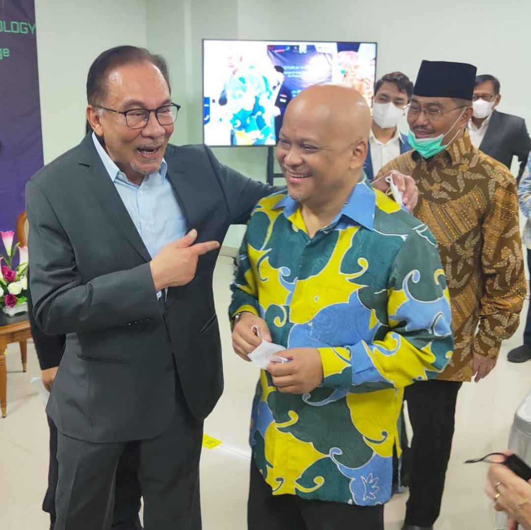 Pendidikan Teknik Habibie: Membawa Inovasi Teknologi ke Panggung Kepresidenan